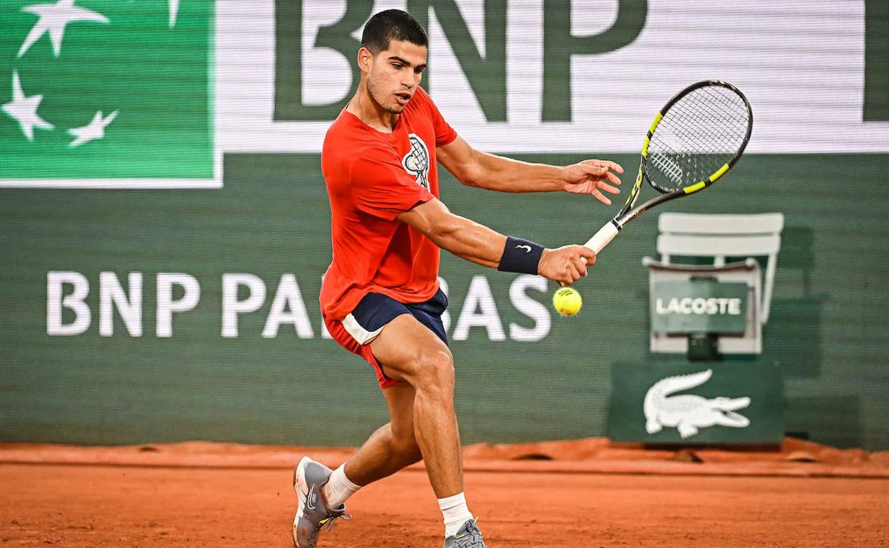 A qué hora juega Carlos Alcaraz hoy en Roland Garros ante Londero La